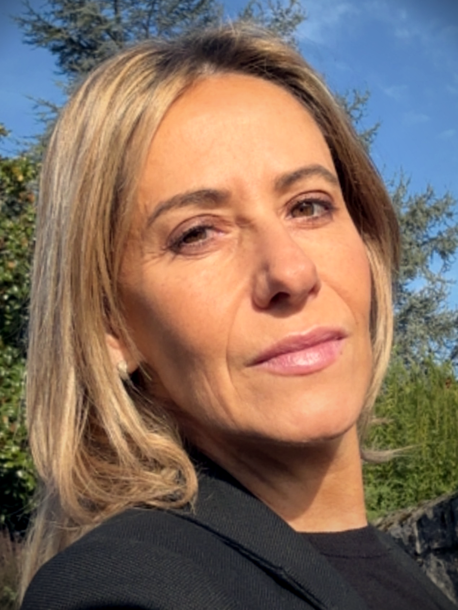 Sara · Adjunta a gerencia